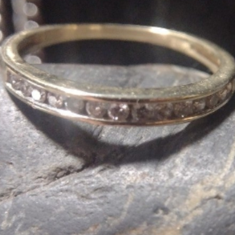 10k yellow gold diamond ring size 8 band